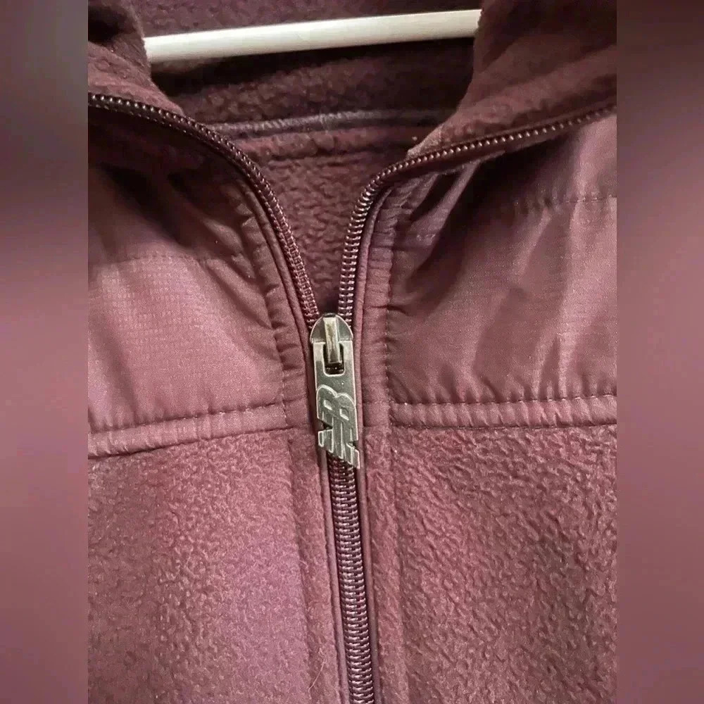 New Balance -‎ Women’s Maroon Zip-Up Fleece - Outdoors - Hiking - Size Small - Picture 5 of 10